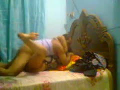 Bootylicious natural non-professional Desi wifey want to be screwed missionary